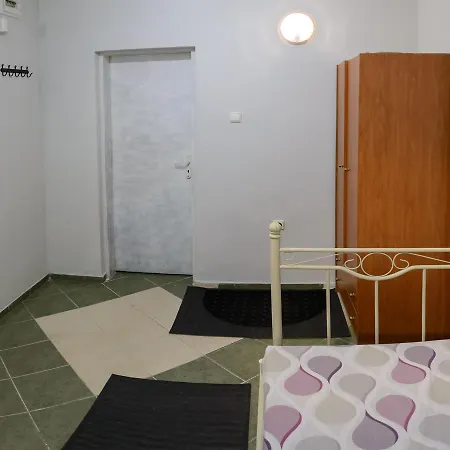 Affordable And Cozy Flat Capsule hotel