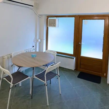 Affordable And Cozy Flat Capsule hotel